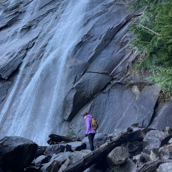 Meet your Posher, Katie - Picture 1 of 1